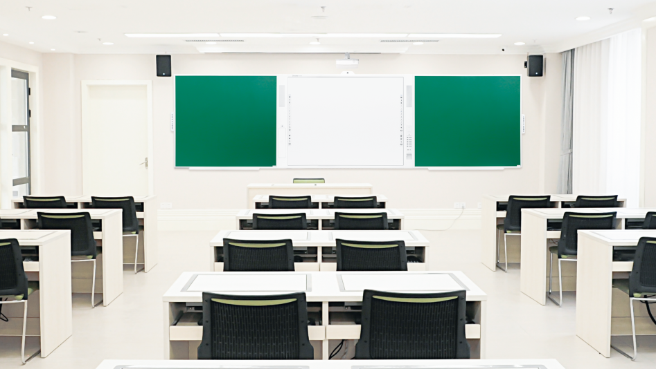 三亿网页版激光黑板，让教育的每个环节，更加简单！